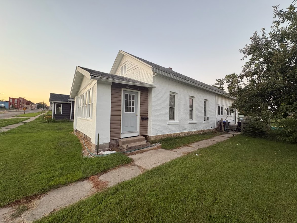 1003 8th Ave